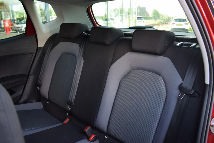 Seat Arona 1.0 TSI Style Business Intense | Apple CarPlay | Camera | Stoelverw. | ACC