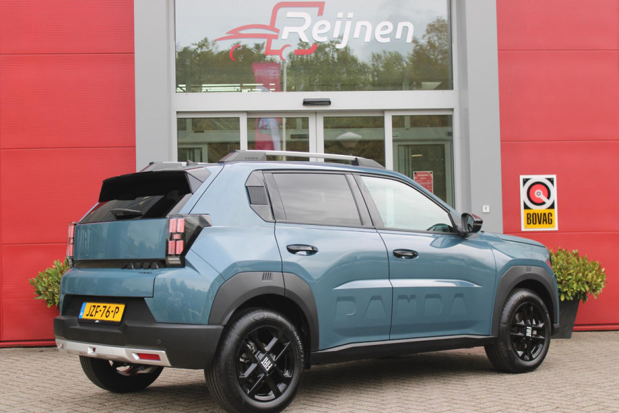 Fiat Grande Panda 1.2 Hybrid 110PK AUTOMAAT ICON | PACK STYLE: 16" LICHTMETALEN VELGEN HOOGGLANS ZWART, DAKRAILS ZWART, EXTRA GETINTE ACHTERRUITEN, IN HOOGTE VERSTELBARE PASSAGIERSSTOEL, MIDDENARMSTEUN, STYLE VOOR EN ACHTERBUMPER, STYLE DASHBOARD) | CRUISE CONTROL | DAB+ RADIO | APPLE CARPLAY/ANDROID AUTO |