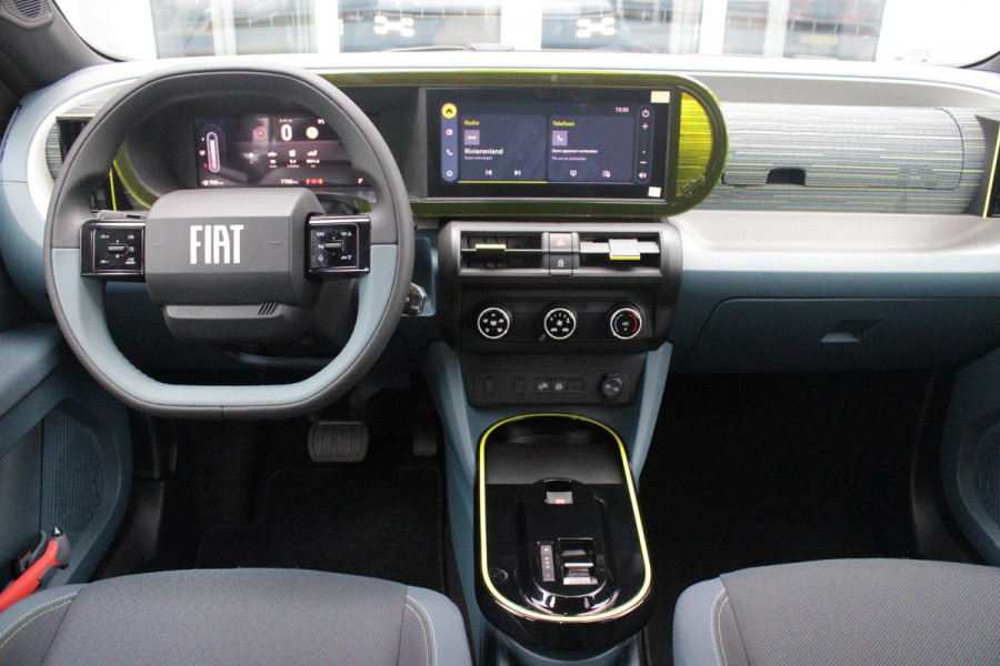 Fiat Grande Panda 1.2 Hybrid 110PK AUTOMAAT ICON | PACK STYLE: 16" LICHTMETALEN VELGEN HOOGGLANS ZWART, DAKRAILS ZWART, EXTRA GETINTE ACHTERRUITEN, IN HOOGTE VERSTELBARE PASSAGIERSSTOEL, MIDDENARMSTEUN, STYLE VOOR EN ACHTERBUMPER, STYLE DASHBOARD) | CRUISE CONTROL | DAB+ RADIO | APPLE CARPLAY/ANDROID AUTO |