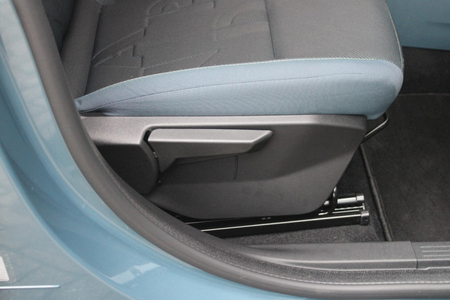 Fiat Grande Panda 1.2 Hybrid 110PK AUTOMAAT ICON | PACK STYLE: 16" LICHTMETALEN VELGEN HOOGGLANS ZWART, DAKRAILS ZWART, EXTRA GETINTE ACHTERRUITEN, IN HOOGTE VERSTELBARE PASSAGIERSSTOEL, MIDDENARMSTEUN, STYLE VOOR EN ACHTERBUMPER, STYLE DASHBOARD) | CRUISE CONTROL | DAB+ RADIO | APPLE CARPLAY/ANDROID AUTO |