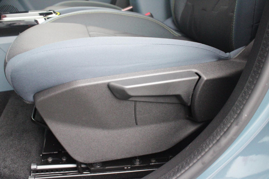 Fiat Grande Panda 1.2 Hybrid 110PK AUTOMAAT ICON | PACK STYLE: 16" LICHTMETALEN VELGEN HOOGGLANS ZWART, DAKRAILS ZWART, EXTRA GETINTE ACHTERRUITEN, IN HOOGTE VERSTELBARE PASSAGIERSSTOEL, MIDDENARMSTEUN, STYLE VOOR EN ACHTERBUMPER, STYLE DASHBOARD) | CRUISE CONTROL | DAB+ RADIO | APPLE CARPLAY/ANDROID AUTO |