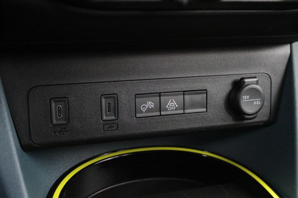 Fiat Grande Panda 1.2 Hybrid 110PK AUTOMAAT ICON | PACK STYLE: 16" LICHTMETALEN VELGEN HOOGGLANS ZWART, DAKRAILS ZWART, EXTRA GETINTE ACHTERRUITEN, IN HOOGTE VERSTELBARE PASSAGIERSSTOEL, MIDDENARMSTEUN, STYLE VOOR EN ACHTERBUMPER, STYLE DASHBOARD) | CRUISE CONTROL | DAB+ RADIO | APPLE CARPLAY/ANDROID AUTO |