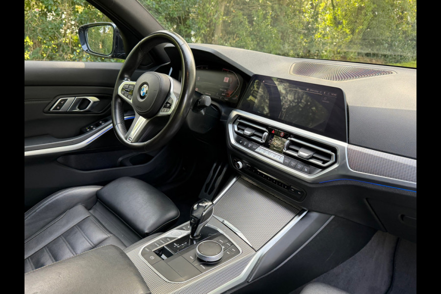 BMW 3 Serie 318i High Executive Edition | M-Pakket + Vol-Leder Nu € 22.975,-!!!