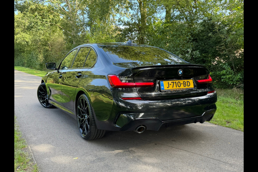 BMW 3 Serie 318i High Executive Edition | M-Pakket + Vol-Leder Nu € 22.975,-!!!