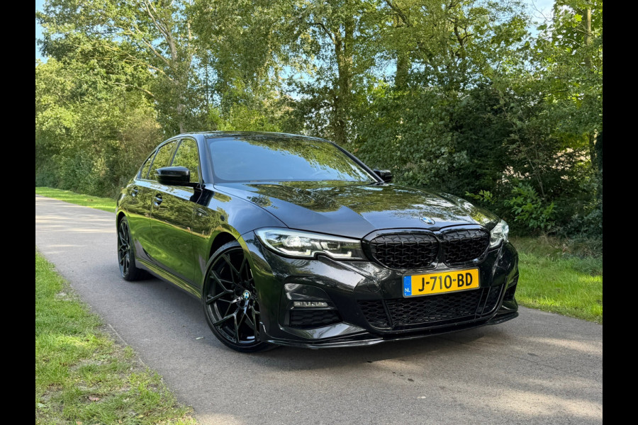 BMW 3 Serie 318i High Executive Edition | M-Pakket + Vol-Leder Nu € 22.975,-!!!