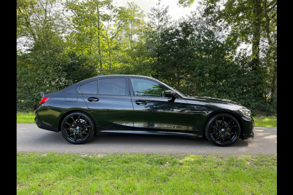 BMW 3 Serie 318i High Executive Edition | M-Pakket + Vol-Leder Nu € 22.975,-!!!