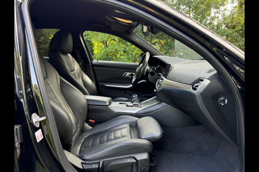 BMW 3 Serie 318i High Executive Edition | M-Pakket + Vol-Leder Nu € 22.975,-!!!