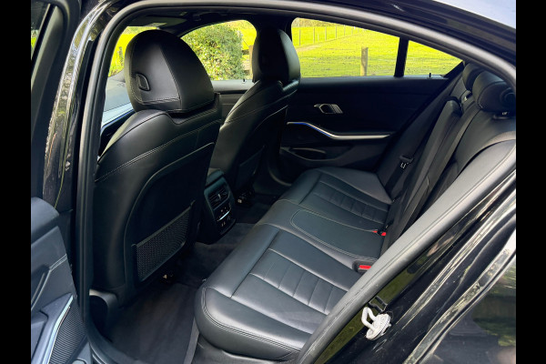 BMW 3 Serie 318i High Executive Edition | M-Pakket + Vol-Leder Nu € 22.975,-!!!