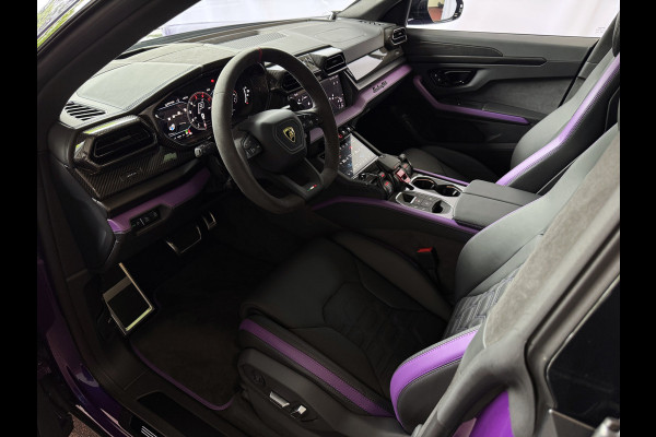 Lamborghini Urus 4.0 V8 SE 800 PK VOL OPTIES/CARBON /AD PERSONAM/ VIOLA MITHRAS/ PANO / MASSAGE phev . Viola Mithras