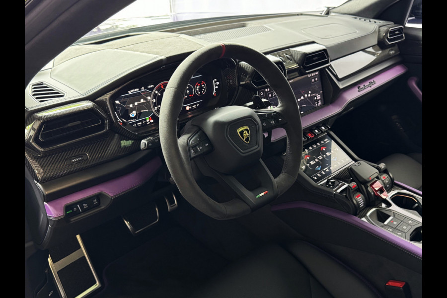 Lamborghini Urus 4.0 V8 SE 800 PK VOL OPTIES/CARBON /AD PERSONAM/ VIOLA MITHRAS/ PANO / MASSAGE phev . Viola Mithras
