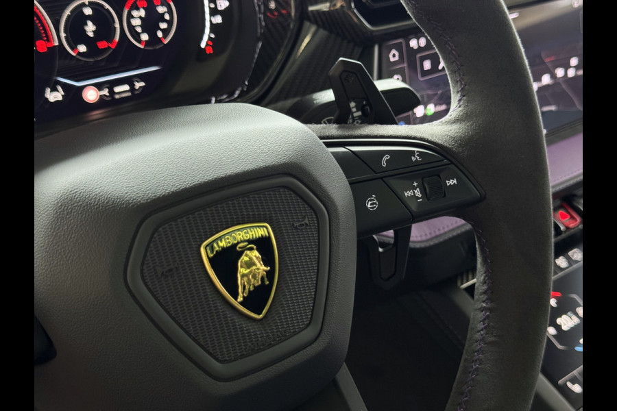 Lamborghini Urus 4.0 V8 SE 800 PK VOL OPTIES/CARBON /AD PERSONAM/ VIOLA MITHRAS/ PANO / MASSAGE phev . Viola Mithras