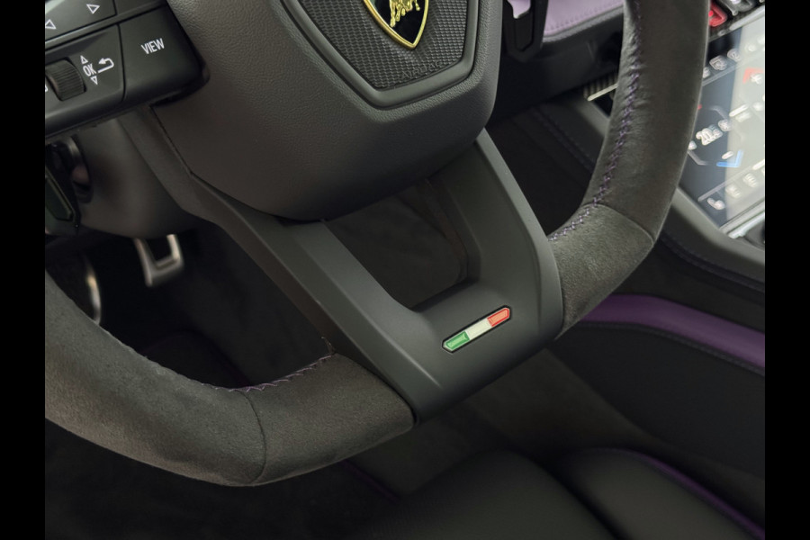 Lamborghini Urus 4.0 V8 SE 800 PK VOL OPTIES/CARBON /AD PERSONAM/ VIOLA MITHRAS/ PANO / MASSAGE phev . Viola Mithras