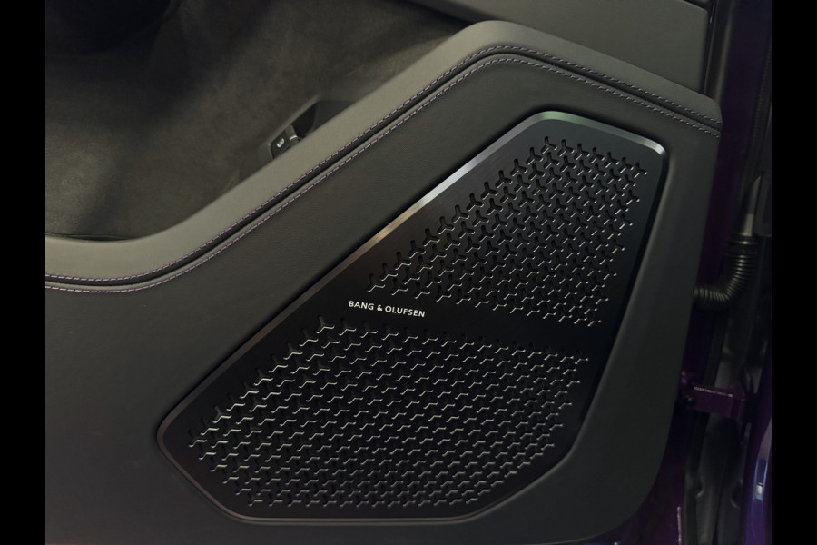 Lamborghini Urus 4.0 V8 SE 800 PK VOL OPTIES/CARBON /AD PERSONAM/ VIOLA MITHRAS/ PANO / MASSAGE phev . Viola Mithras