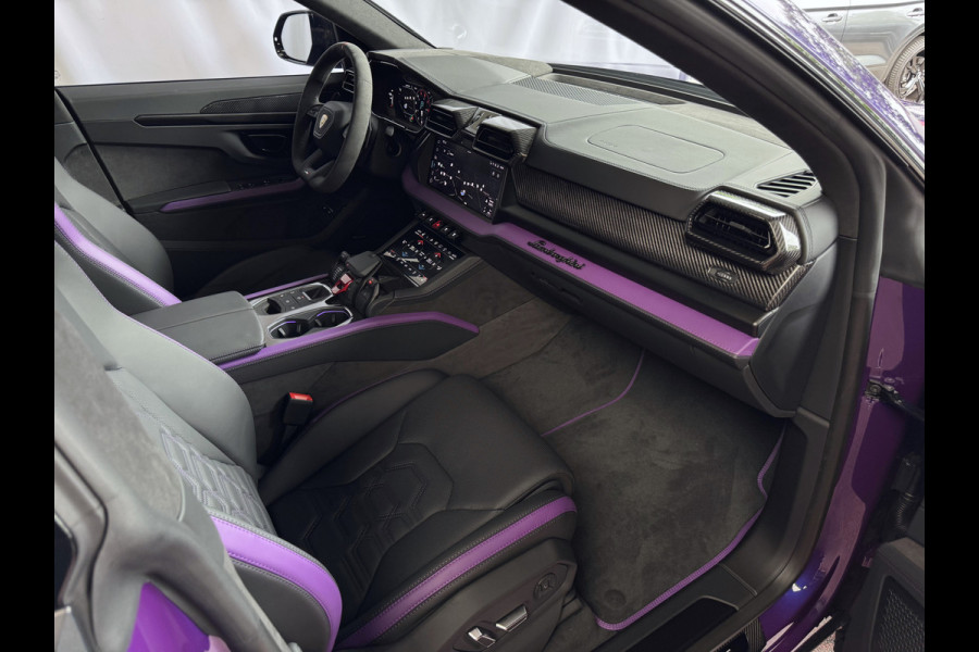 Lamborghini Urus 4.0 V8 SE 800 PK VOL OPTIES/CARBON /AD PERSONAM/ VIOLA MITHRAS/ PANO / MASSAGE phev . Viola Mithras