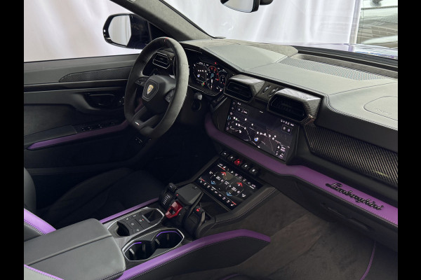 Lamborghini Urus 4.0 V8 SE 800 PK VOL OPTIES/CARBON /AD PERSONAM/ VIOLA MITHRAS/ PANO / MASSAGE phev . Viola Mithras
