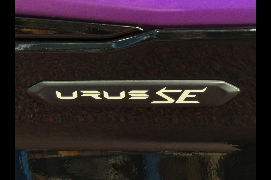 Lamborghini Urus 4.0 V8 SE 800 PK VOL OPTIES/CARBON /AD PERSONAM/ VIOLA MITHRAS/ PANO / MASSAGE phev . Viola Mithras