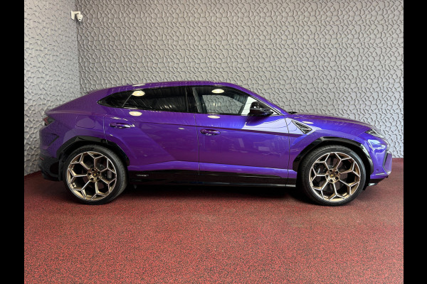 Lamborghini Urus 4.0 V8 SE 800 PK VOL OPTIES/CARBON /AD PERSONAM/ VIOLA MITHRAS/ PANO / MASSAGE phev . Viola Mithras