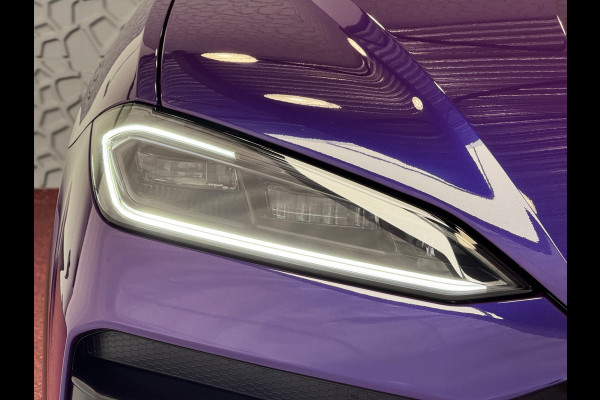 Lamborghini Urus 4.0 V8 SE 800 PK VOL OPTIES/CARBON /AD PERSONAM/ VIOLA MITHRAS/ PANO / MASSAGE phev . Viola Mithras