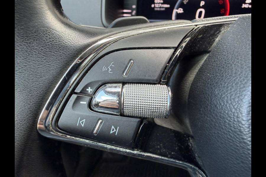 Škoda Karoq 2.0 TDI DSG | Navigatie | Camera | DAB | Lichtmetalen Velgen | Trekhaak |