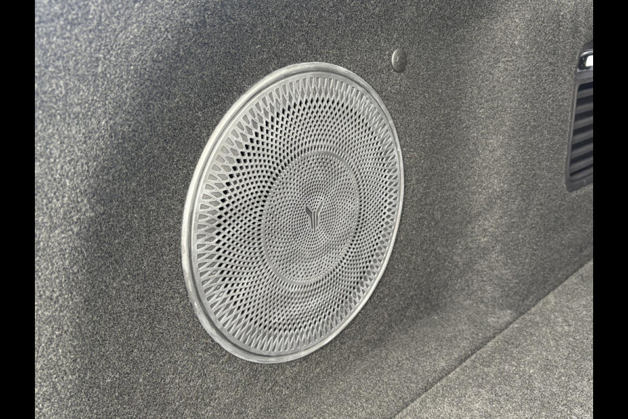 VOYAH Free Flagship 4WD 106 kWh | Panoramadak | Dynaudio Hi-FI | 360° Camera | Luchtvering | Adaptieve Cruise Control | Dodehoekassistent | Elektrisch Verstelbare Stoelen + Massage | Stoelverwarming | Stoelventilatie | Sfeerverlichting |