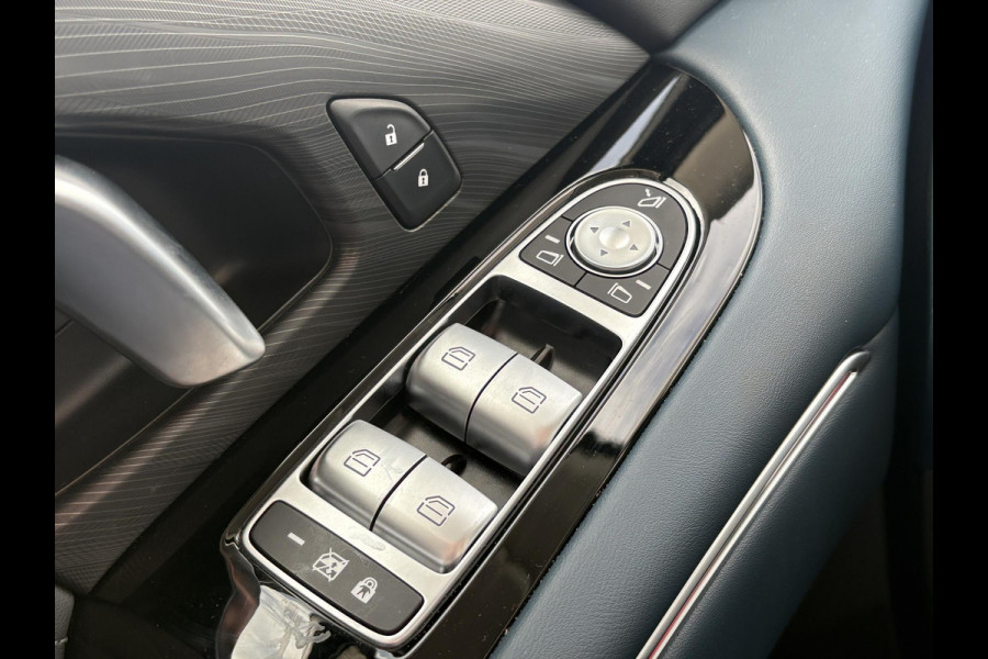 VOYAH Free Flagship 4WD 106 kWh | Panoramadak | Dynaudio Hi-FI | 360° Camera | Luchtvering | Adaptieve Cruise Control | Dodehoekassistent | Elektrisch Verstelbare Stoelen + Massage | Stoelverwarming | Stoelventilatie | Sfeerverlichting |