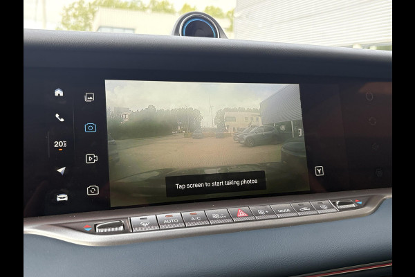 VOYAH Free Flagship 4WD 106 kWh | Panoramadak | Dynaudio Hi-FI | 360° Camera | Luchtvering | Adaptieve Cruise Control | Dodehoekassistent | Elektrisch Verstelbare Stoelen + Massage | Stoelverwarming | Stoelventilatie | Sfeerverlichting |