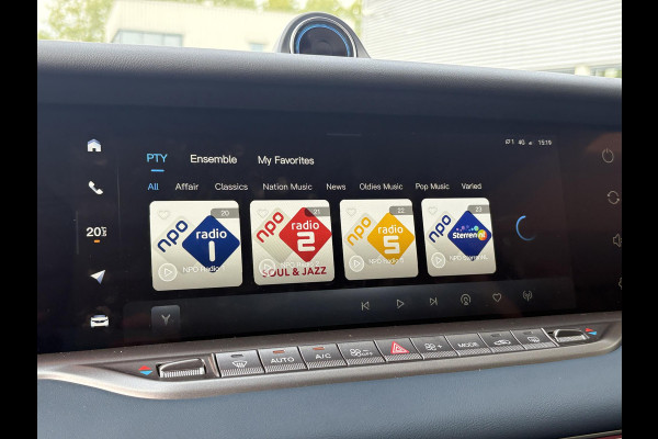 VOYAH Free Flagship 4WD 106 kWh | Panoramadak | Dynaudio Hi-FI | 360° Camera | Luchtvering | Adaptieve Cruise Control | Dodehoekassistent | Elektrisch Verstelbare Stoelen + Massage | Stoelverwarming | Stoelventilatie | Sfeerverlichting |