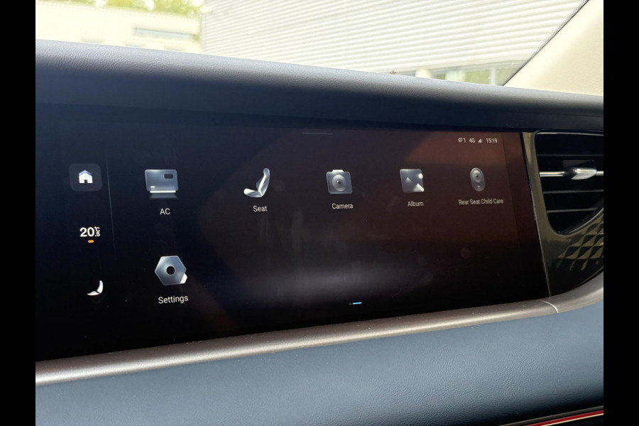 VOYAH Free Flagship 4WD 106 kWh | Panoramadak | Dynaudio Hi-FI | 360° Camera | Luchtvering | Adaptieve Cruise Control | Dodehoekassistent | Elektrisch Verstelbare Stoelen + Massage | Stoelverwarming | Stoelventilatie | Sfeerverlichting |