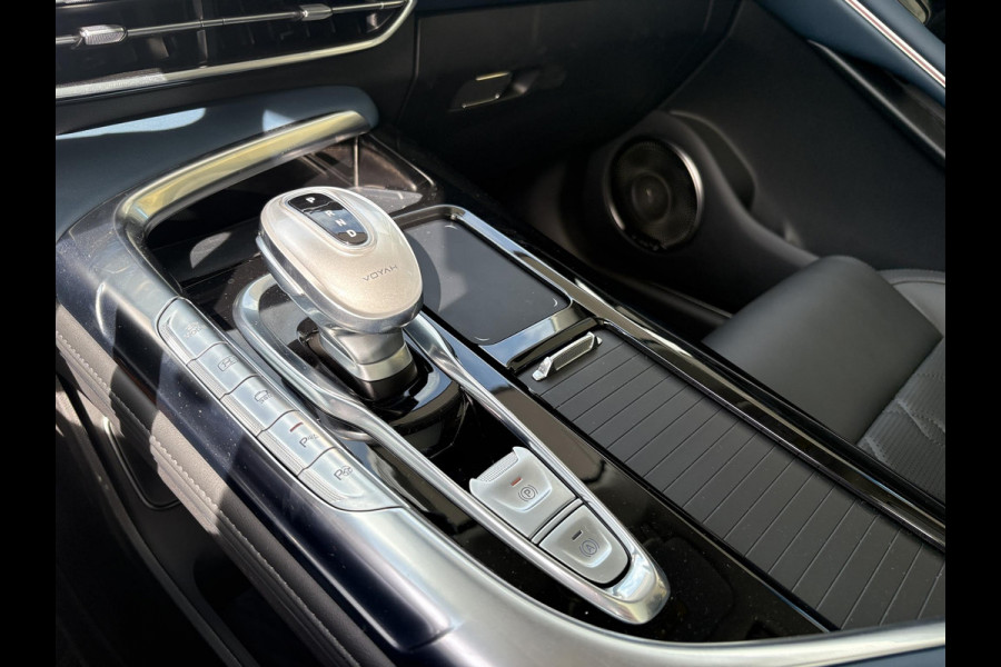 VOYAH Free Flagship 4WD 106 kWh | Panoramadak | Dynaudio Hi-FI | 360° Camera | Luchtvering | Adaptieve Cruise Control | Dodehoekassistent | Elektrisch Verstelbare Stoelen + Massage | Stoelverwarming | Stoelventilatie | Sfeerverlichting |