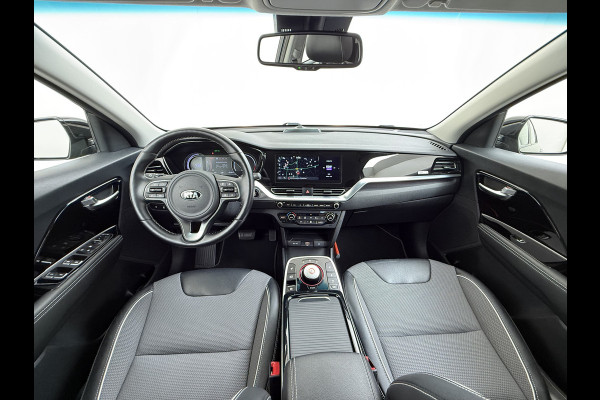 Kia e-Niro DynamicLine 64kWh 204PK Warmtepomp SOH 98% Camera Adap.Cruise Stoel+Stuurverwarming Navi Ecc Apple Carplay Android Auto Pdc Isofix Lane Assist VESS Regen-Lichtsensor 1e Eigenaar Origineel Nederlandse Auto