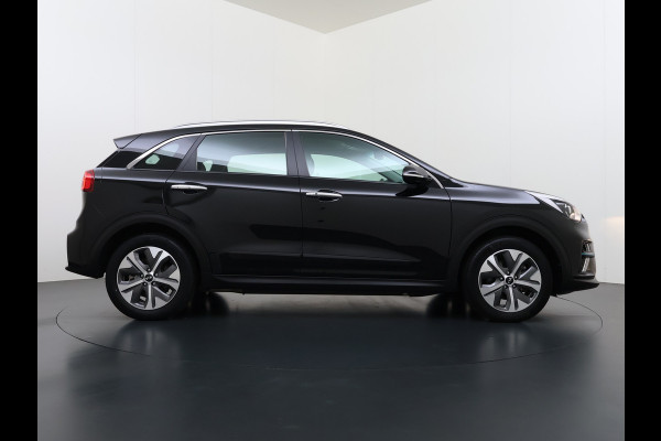 Kia e-Niro DynamicLine 64kWh 204PK Warmtepomp SOH 98% Camera Adap.Cruise Stoel+Stuurverwarming Navi Ecc Apple Carplay Android Auto Pdc Isofix Lane Assist VESS Regen-Lichtsensor 1e Eigenaar Origineel Nederlandse Auto