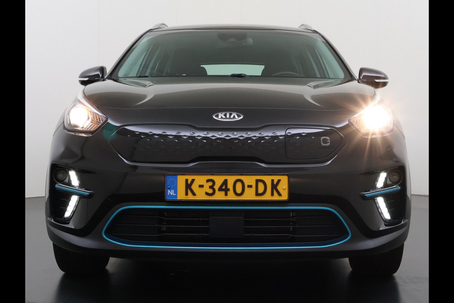 Kia e-Niro DynamicLine 64kWh 204PK Warmtepomp SOH 98% Camera Adap.Cruise Stoel+Stuurverwarming Navi Ecc Apple Carplay Android Auto Pdc Isofix Lane Assist VESS Regen-Lichtsensor 1e Eigenaar Origineel Nederlandse Auto