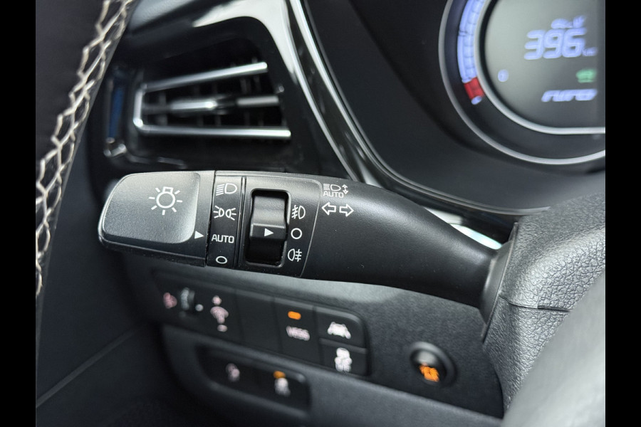 Kia e-Niro DynamicLine 64kWh 204PK Warmtepomp SOH 98% Camera Adap.Cruise Stoel+Stuurverwarming Navi Ecc Apple Carplay Android Auto Pdc Isofix Lane Assist VESS Regen-Lichtsensor 1e Eigenaar Origineel Nederlandse Auto