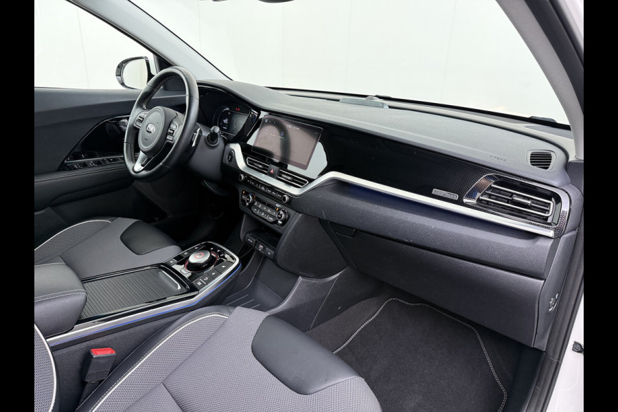 Kia e-Niro DynamicLine 64kWh 204PK Warmtepomp SOH 98% Camera Adap.Cruise Stoel+Stuurverwarming Navi Ecc Apple Carplay Android Auto Pdc Isofix Lane Assist VESS Regen-Lichtsensor 1e Eigenaar Origineel Nederlandse Auto