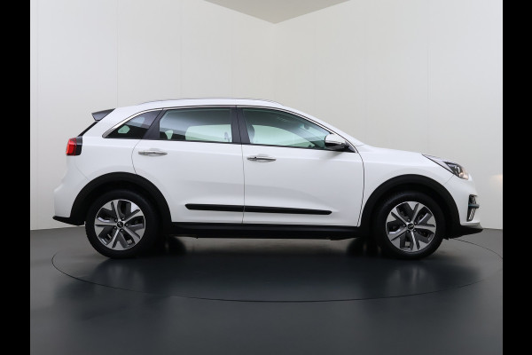 Kia e-Niro DynamicLine 64kWh 204PK Warmtepomp SOH 98% Camera Adap.Cruise Stoel+Stuurverwarming Navi Ecc Apple Carplay Android Auto Pdc Isofix Lane Assist VESS Regen-Lichtsensor 1e Eigenaar Origineel Nederlandse Auto
