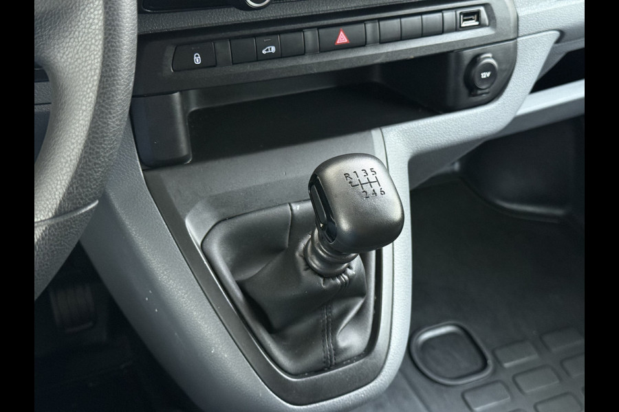 Opel Vivaro 2.0CDTI 123PK Euro 6 L2H1 3-Persoons Imperiaal Trekhaak 360°Camera Navi Apple Carplay Android Auto Airco Cruise Control Betonplex Vloer Kasteninbouw Wandbetimmering 2.500KG Trekgewicht 1e Eigenaar