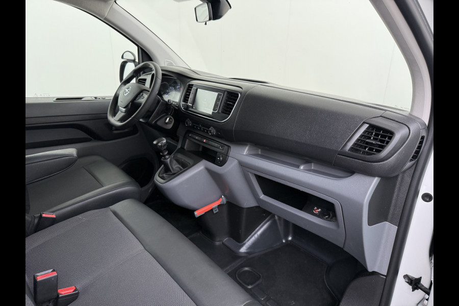 Opel Vivaro 2.0CDTI 123PK Euro 6 L2H1 3-Persoons Imperiaal Trekhaak 360°Camera Navi Apple Carplay Android Auto Airco Cruise Control Betonplex Vloer Kasteninbouw Wandbetimmering 2.500KG Trekgewicht 1e Eigenaar