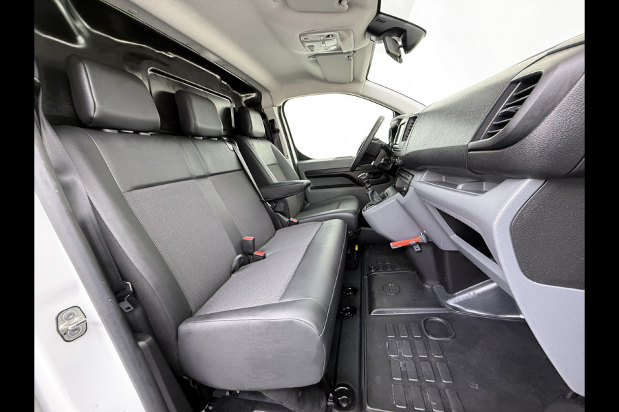 Opel Vivaro 2.0CDTI 123PK Euro 6 L2H1 3-Persoons Imperiaal Trekhaak 360°Camera Navi Apple Carplay Android Auto Airco Cruise Control Betonplex Vloer Kasteninbouw Wandbetimmering 2.500KG Trekgewicht 1e Eigenaar