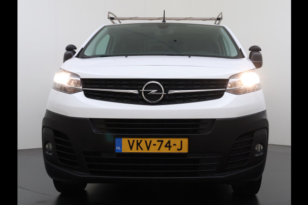 Opel Vivaro 2.0CDTI 123PK Euro 6 L2H1 3-Persoons Imperiaal Trekhaak 360°Camera Navi Apple Carplay Android Auto Airco Cruise Control Betonplex Vloer Kasteninbouw Wandbetimmering 2.500KG Trekgewicht 1e Eigenaar