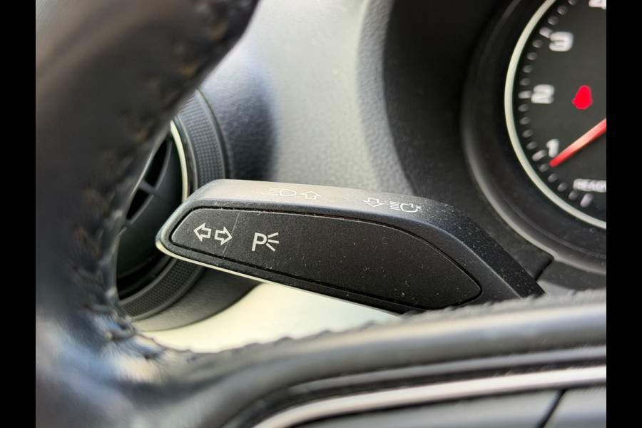 Audi Q2 1.4 TFSI CoD Sport Pro Line | Achteruitrijcamera | Trekhaak | Cruise Control | Navigatie | Parkeersensoren | Automaat | Climate Control | Nanograu