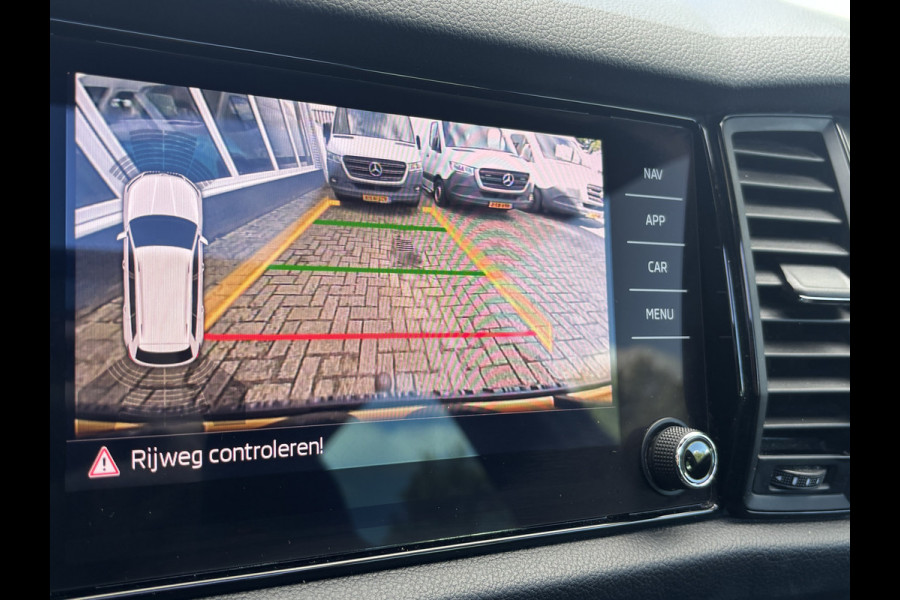 Škoda Kodiaq 1.5 TSI Sportline Business 7p. | Trekhaak | Pano | Sfeerverlichting | Apple Carplay | Stoelverwarming