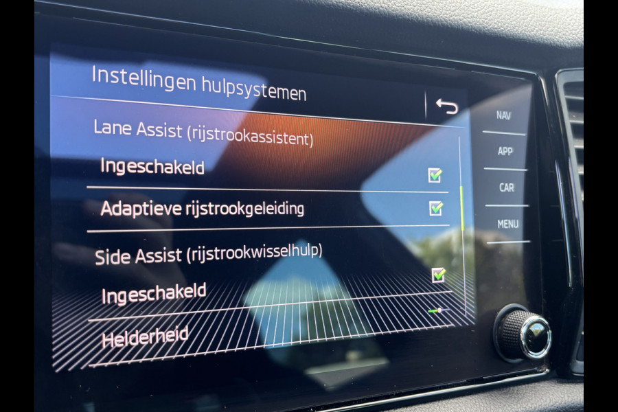 Škoda Kodiaq 1.5 TSI Sportline Business 7p. | Trekhaak | Pano | Sfeerverlichting | Apple Carplay | Stoelverwarming