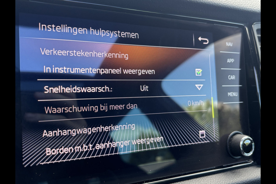 Škoda Kodiaq 1.5 TSI Sportline Business 7p. | Trekhaak | Pano | Sfeerverlichting | Apple Carplay | Stoelverwarming