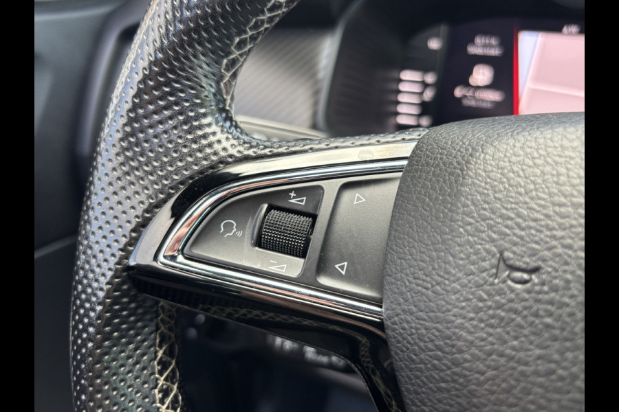 Škoda Kodiaq 1.5 TSI Sportline Business 7p. | Trekhaak | Pano | Sfeerverlichting | Apple Carplay | Stoelverwarming