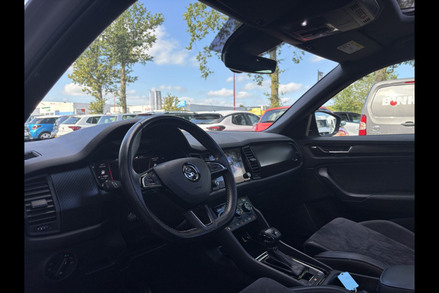 Škoda Kodiaq 1.5 TSI Sportline Business 7p. | Trekhaak | Pano | Sfeerverlichting | Apple Carplay | Stoelverwarming