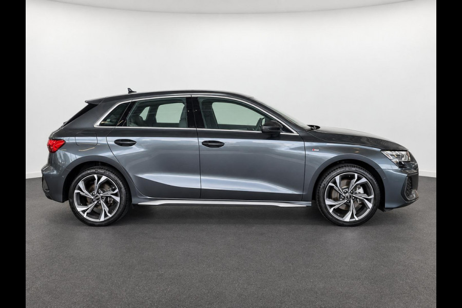 Audi A3 Sportback 40 TFSI e 204pk Automaat S-Line edition Comfort pakket Plus Lichtmetalen Velgen 18" Matrix Led Parkeer sensoren Camera Cruise Control Adaptive Navigatie Apple Carplay/Android Auto