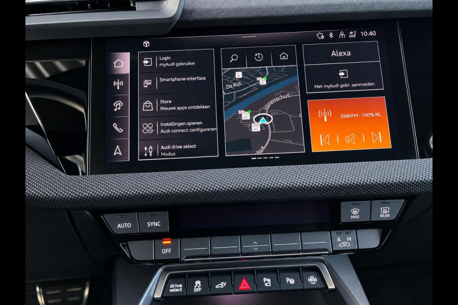 Audi A3 Sportback 40 TFSI e 204pk Automaat S-Line edition Comfort pakket Plus Lichtmetalen Velgen 18" Matrix Led Parkeer sensoren Camera Cruise Control Adaptive Navigatie Apple Carplay/Android Auto