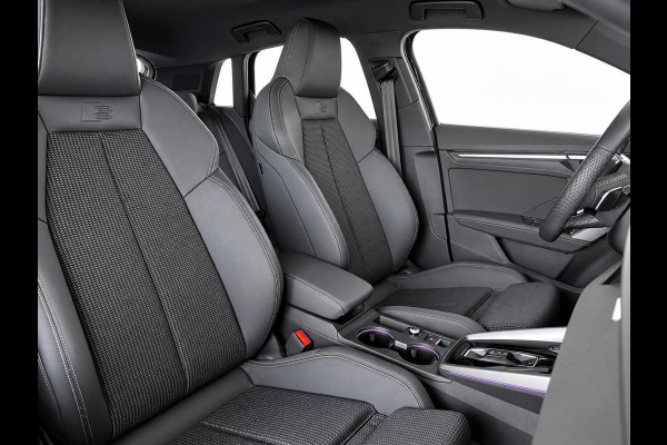 Audi A3 Sportback 40 TFSI e 204pk Automaat S-Line edition Comfort pakket Plus Lichtmetalen Velgen 18" Matrix Led Parkeer sensoren Camera Cruise Control Adaptive Navigatie Apple Carplay/Android Auto