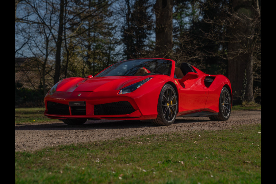 Ferrari 488 Spider | Front-lift | Pista wheels | Carbon stuur + LED's | Adapt. koplampen | Rosso Scuderia