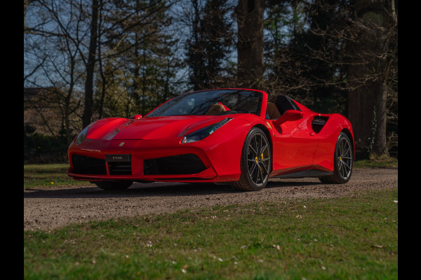 Ferrari 488 Spider | Front-lift | Pista wheels | Carbon stuur + LED's | Adapt. koplampen | Rosso Scuderia